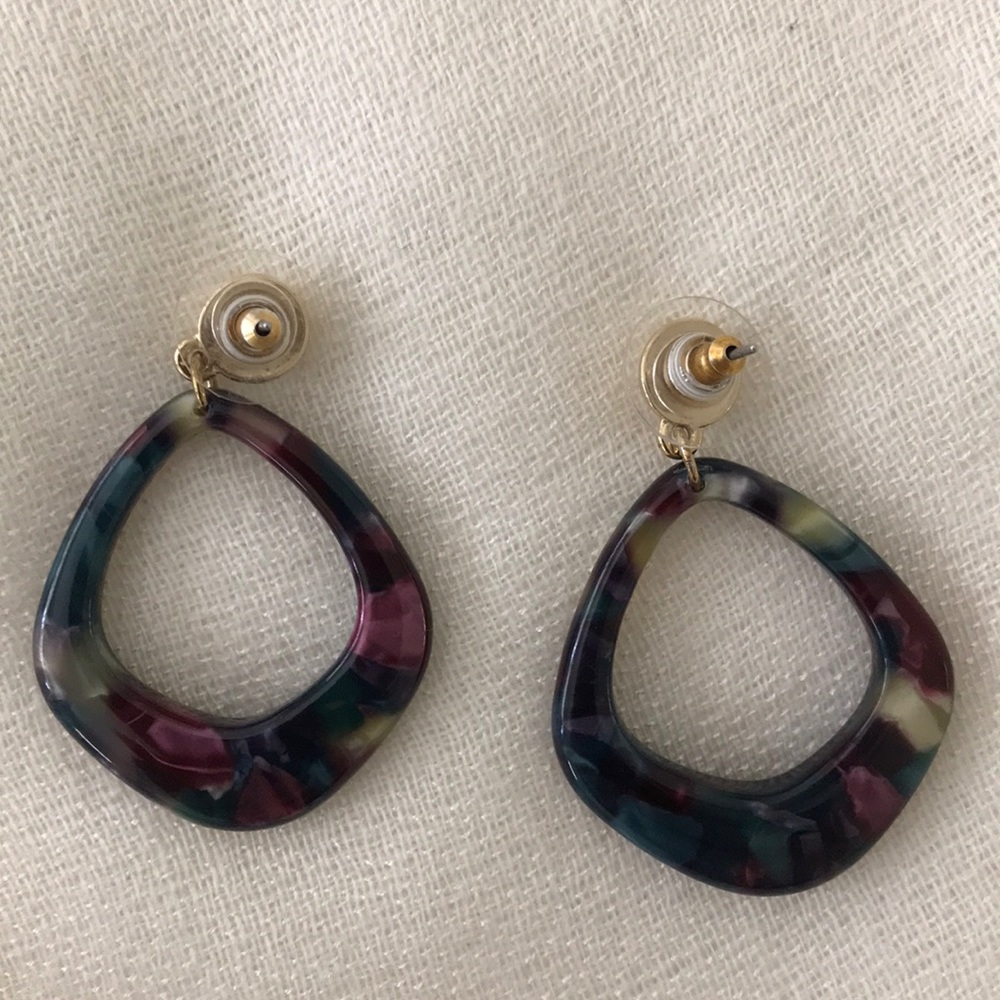 Faux Tortoise Cuff Bracelet & Resin Drop Earrings - Picture 6 of 8